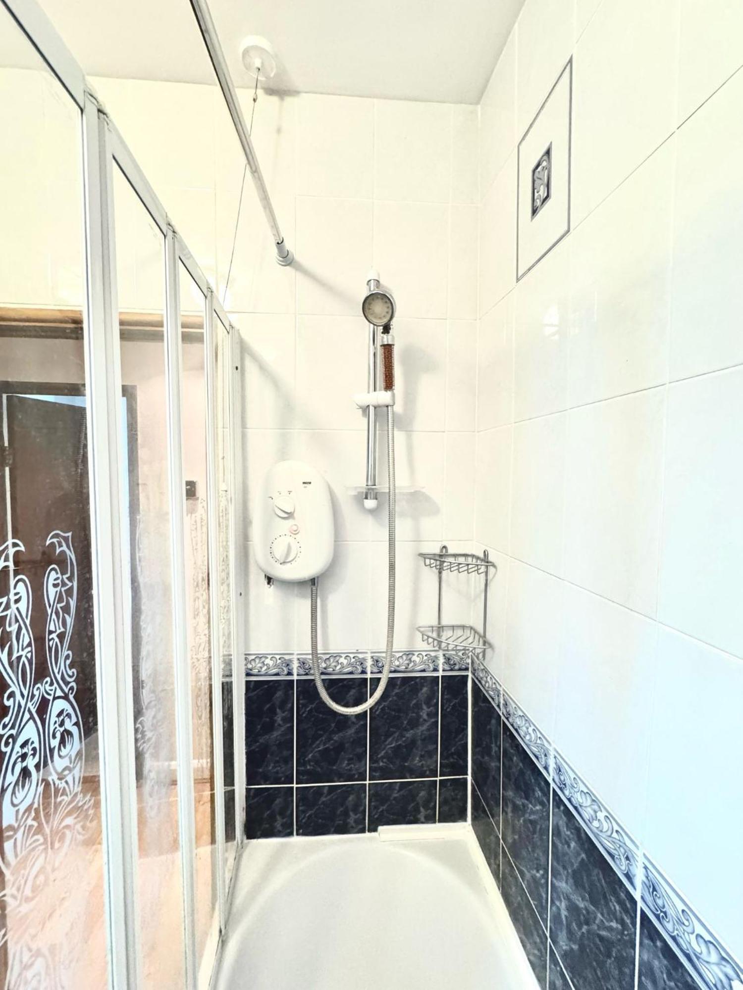 Ec1v Guest house